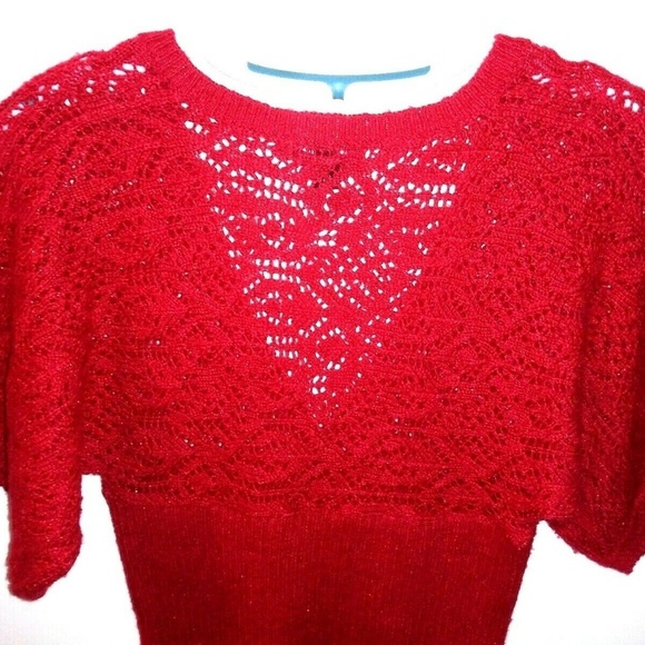 ANA a.n.a  Cropped sweater top Red knit top V Neck Sz M short sleeve pullover - Picture 5 of 6